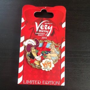 2015 Christmas Pin